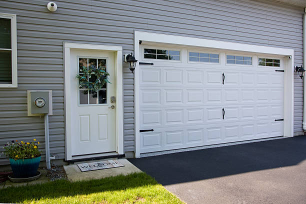 24/7 Emergency Garage Door Panel Replacement experts in Stanleytown, VA